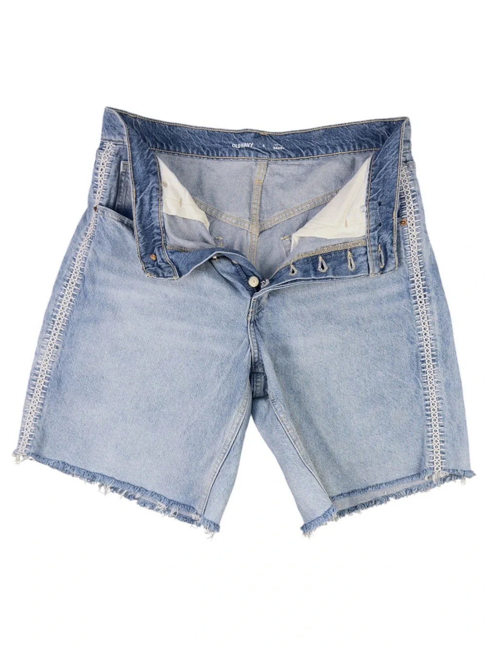 Old Navy Mid-Rise Baggy Denim Bermuda Shorts Size 8 Light Wash 9” Inseam Raw Hem
